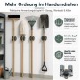 Stahl Gerätehalter halten Besen, Wischmopp, Harke, Schaufel an weißer Wand. Praktische Wandhalterung für Werkzeuge in Garage, Werkstatt.