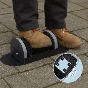 Schuhabstreifer aus Holz mit Rundumbürste zum Reinigen von Schuhen.