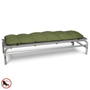 Olivegrüne Beautissu Sonnenliegen-Auflage Flair RL 190x60x8 cm mit stilvollen Heftungen auf grauem Liegestuhl.