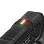 Nahaufnahme des schwarzen STAHLWERK Heißhefters mit leuchtenden grünen und roten LEDs, die den Akkustand des Kunststoff Reparatur Sets anzeigen.