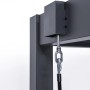Detailaufnahme der grauen Cazeboo Piana Bioklimatik Pergola: Aluminiumstruktur mit Stahlseil.
