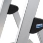 Detailaufnahme Krause Stehleiter Safety Plusline: Stufenverbindung und Logo.