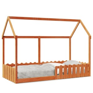 Wachsbraunes Kinderbett Hausbett 90x200 cm aus Kiefernholz mit Lattenrost.