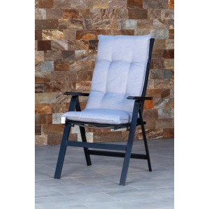 Beo Hochlehner-Auflage Buffalo, 120x50x6cm, hellgrau, auf Gartenstuhl. Sitzkissen für hohen Komfort.