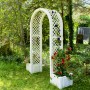 Weißer KHW Rosenbogen mit Pflanzkästen, Rankhilfe für Kletterpflanzen im Garten.