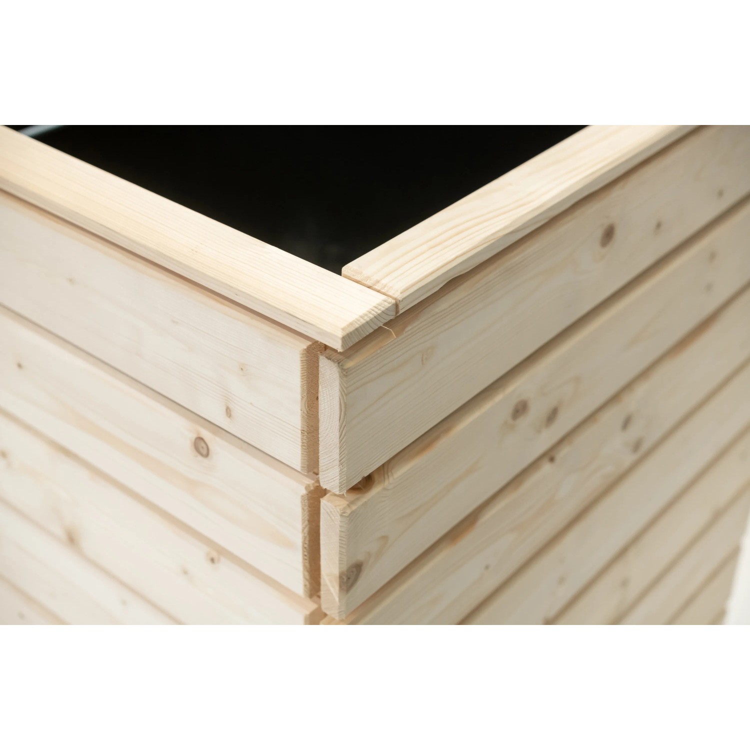 Detailaufnahme des Westmann Hochbeet Holz Fichte L, gefertigt aus hellem Fichtenholz.