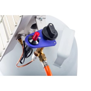 Detailaufnahme: Rowi Gasheizstrahler HGS 4400/1 P mit Bedienelementen und Gasanschluss.