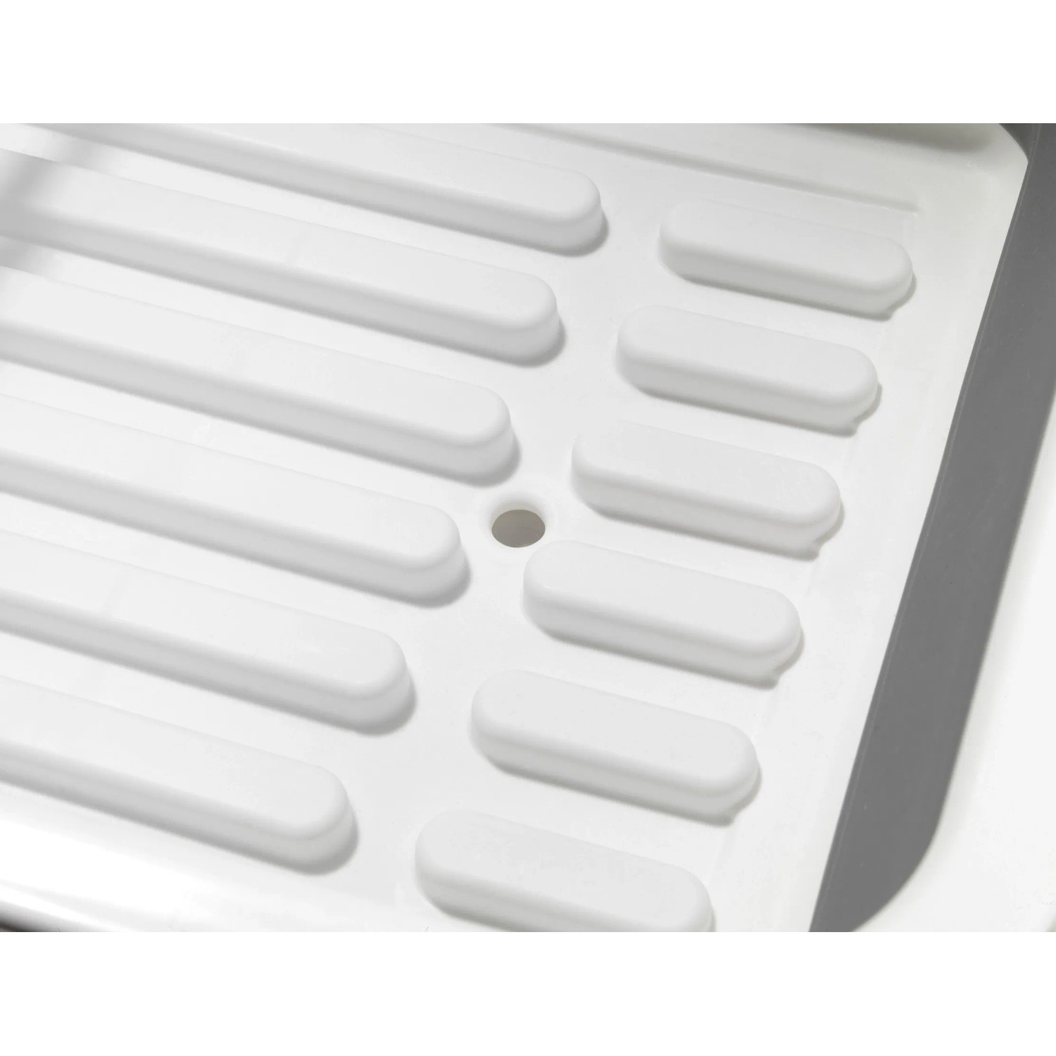 Detailaufnahme: Faltbarer Geschirrabtropfständer von Wenko, grau/weiß, mit Abtropffläche.