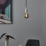 Dimmbare E27 LED Lampe in Globeform von Eglo, 4W, mit warmem Licht in Wohnraum.