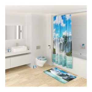 Badezimmer-Set mit Sanilo Seifenspender Wasserfall, Duschvorhang und Badematte mit Wasserfall-Motiv.
