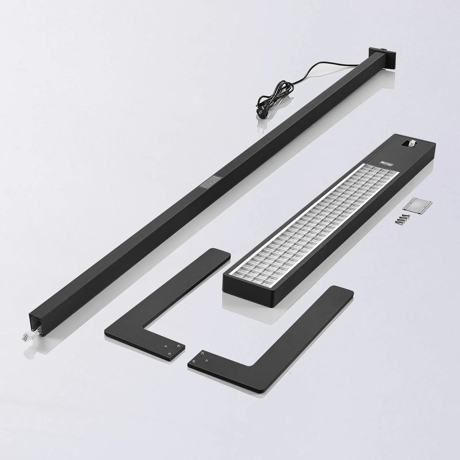 Arcchio LED Bürostehleuchte Susi, dimmbar, schwarz, mit Bewegungsmelder. Design-Stehlampe für Arbeitszimmer.