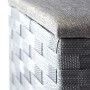 Grauer halbrunder Wäschekorb aus geflochtenem Nylon mit gepolstertem Deckel als Sitzfläche. Für Bad & Schlafzimmer.