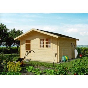 Unbehandeltes Kiehn-Holz Gartenhaus KH 44-026 (390x390cm) im Garten mit Geräten.