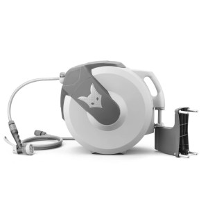 FUXTEC Wasserschlauchaufroller FX-WSA30G, grau-weiß, mit 30m Schlauch, Spritzpistole und Wandhalterung. Automatische Einzugsautomatik.