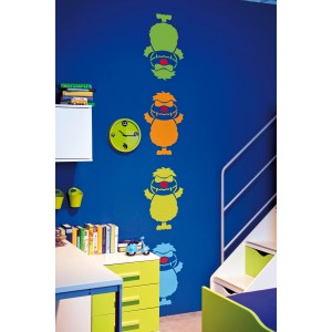 Wandgestaltung mit Marabu Edelmatt in Lapis und bunten Monster-Motiven im Kinderzimmer.