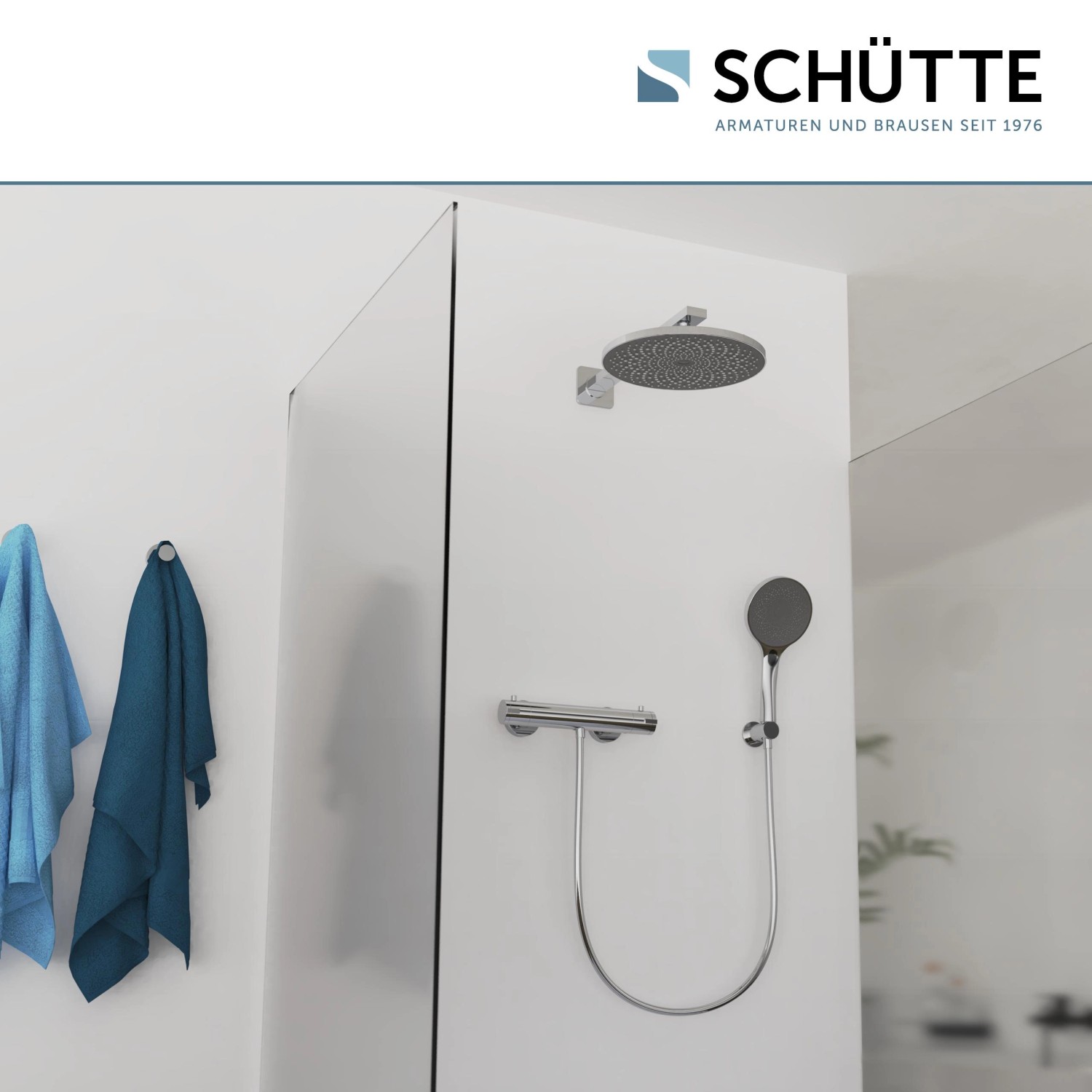 Schütte Kopfbrause Capri Chrom/Anthrazit im modernen Badezimmer.
