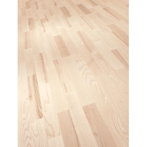 Parkettmuster: Helles Esche Schiffsboden Parkett mit matter Oberfläche.