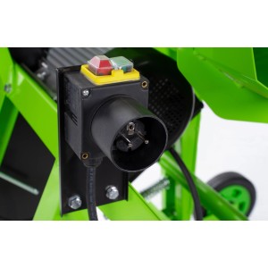 Detailaufnahme: Stecker und Schalter der Zipper ZI-WP500TN Wippsäge.