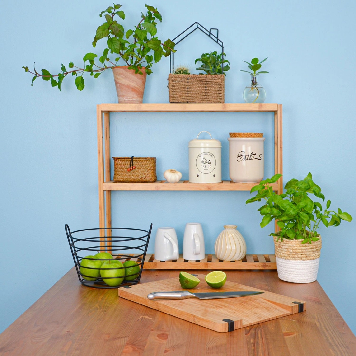 DuneDesign Bambus Regal, 60x54x15cm, mit drei Ablagen im Badezimmer.