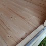 Detailaufnahme des naturbelassenen Holzbodens im weka Gartenhaus 122.
