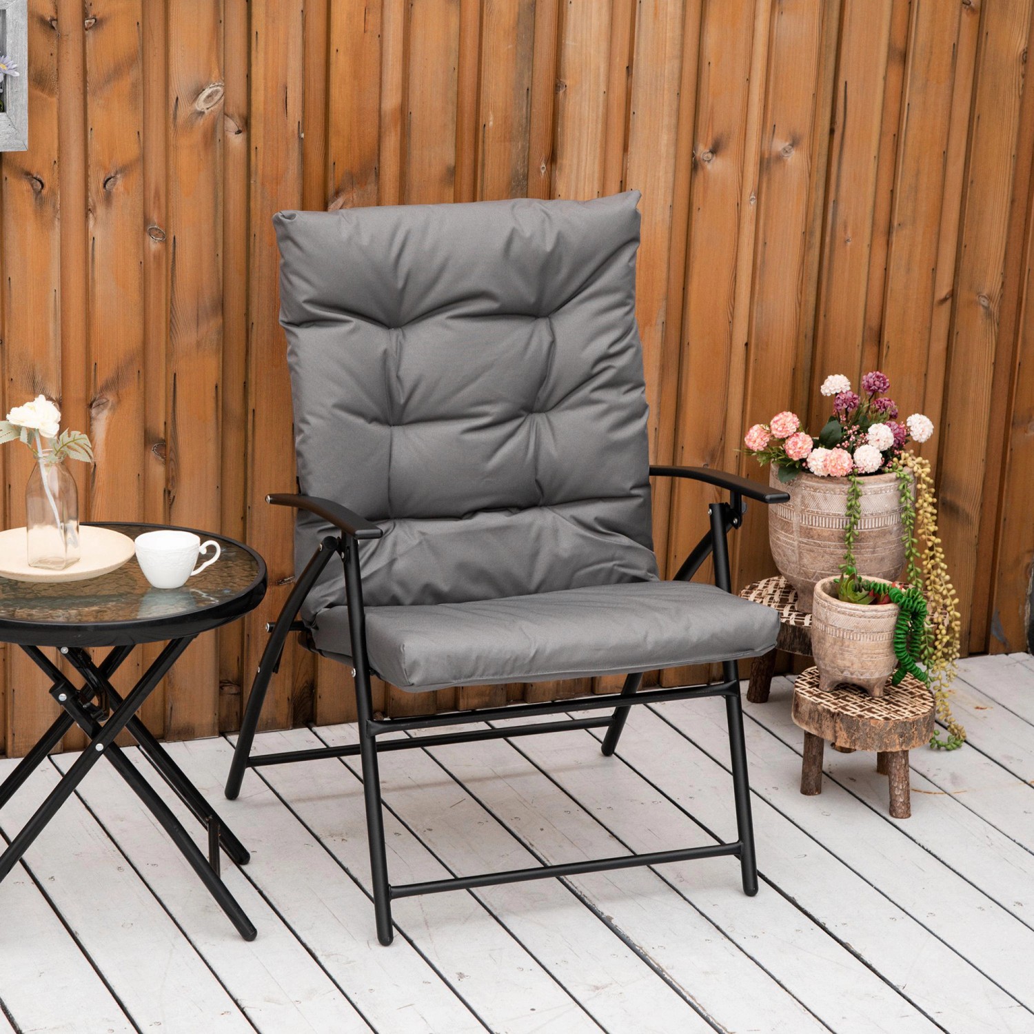 Grauer Outsunny Campingstuhl aus Metall mit Kissen und verstellbarer Lehne. Ideal für Camping & Outdoor.