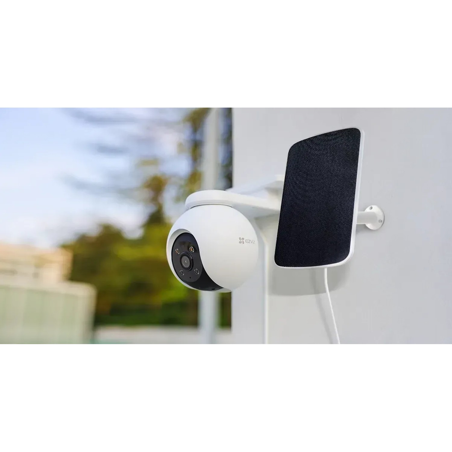 Ezviz HB8 360° Akku-Kamera mit Solarpanel zur Videoüberwachung im Außenbereich.