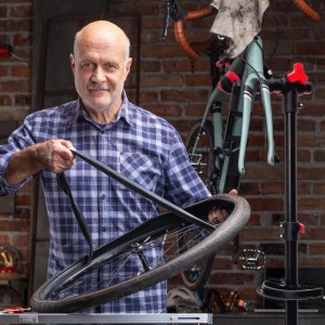 Relaxdays Fahrradmontageständer Stahl Aluminium Schwarz Höhenverstellbar Klappbar Belastbar bis 30 kg 190 cm x 90 cm x 90 cm 6,4 kg