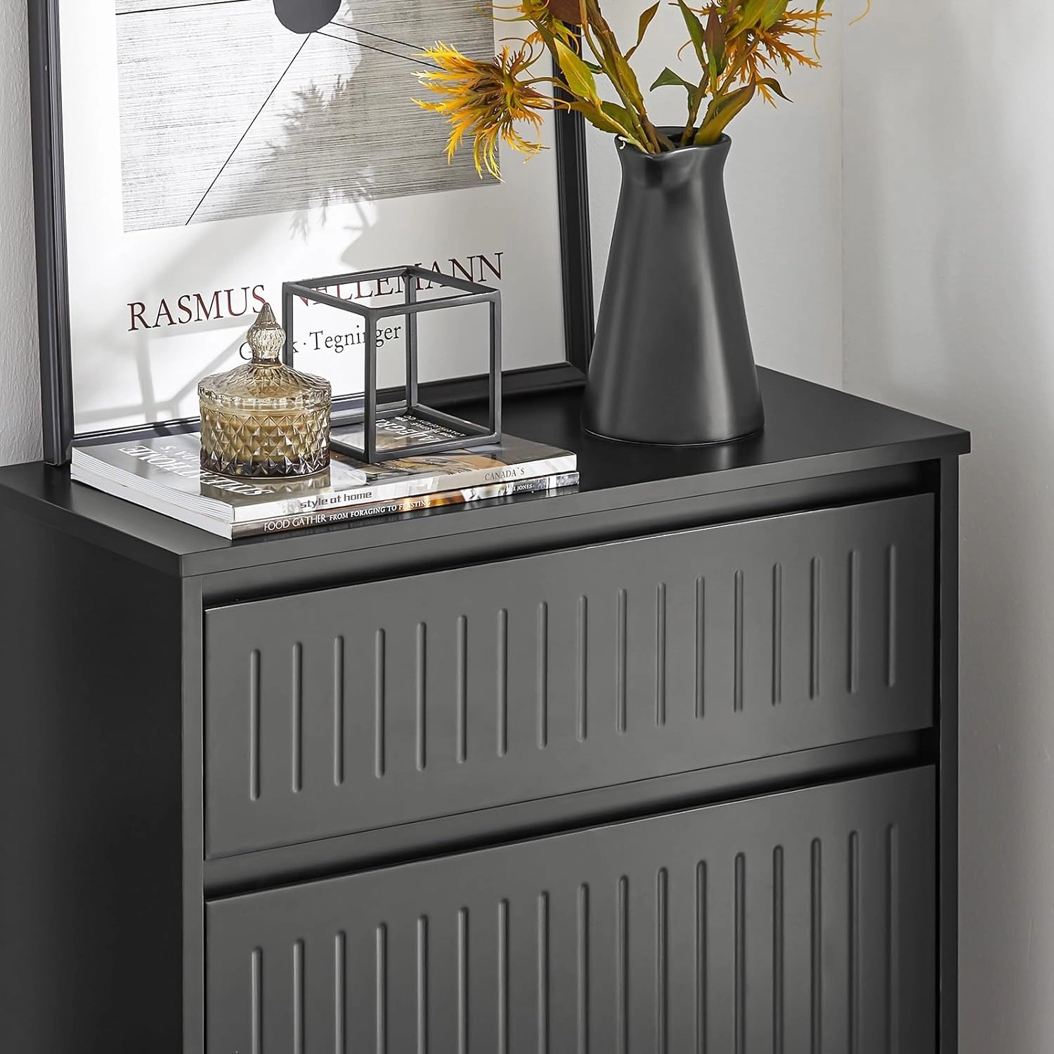 Schwarzer SoBuy Schuhkipper FSR165-SCH mit 2 Klappen und Schublade. Schuhkommode für den Flur.