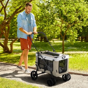 Mann schiebt PawHut Hundewagen in Khaki durch den Park. Ideal für kleine Hunde und Katzen.