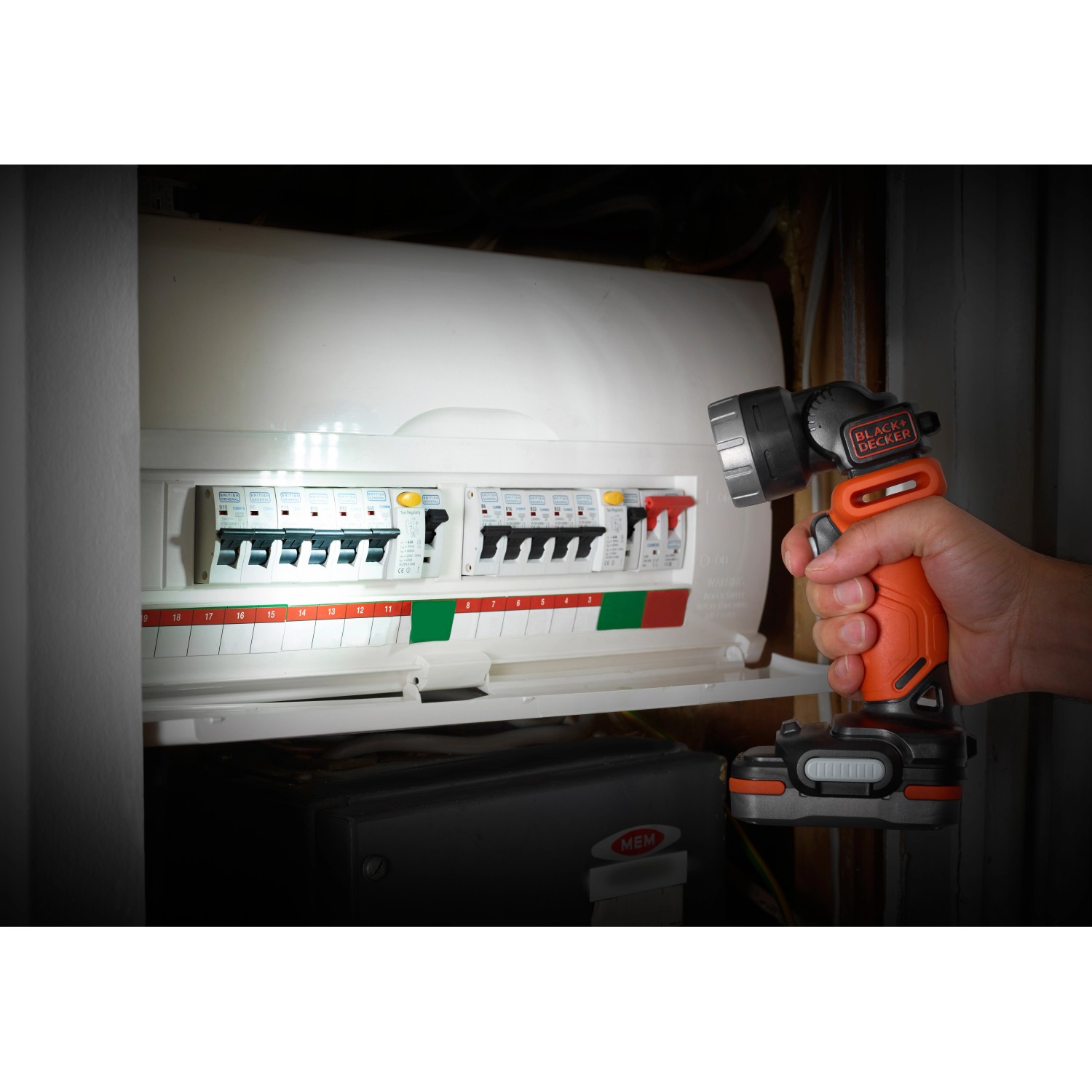 Black+Decker Akku-Lampe BDCCF12N 12 V kaufen bei OBI