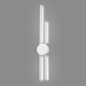 Weiße Lamkur LED-Wandleuchte Lana, 80cm, minimalistisches Design für stimmungsvolle Beleuchtung.