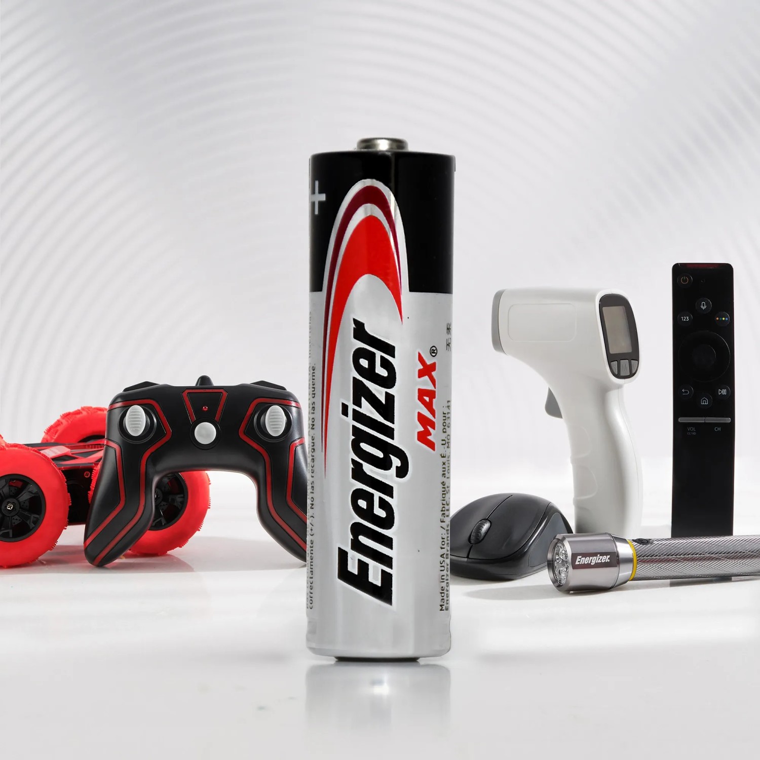 Energizer Max AA Batterie, 16er Pack, mit Geräten wie Fernbedienung und Taschenlampe.