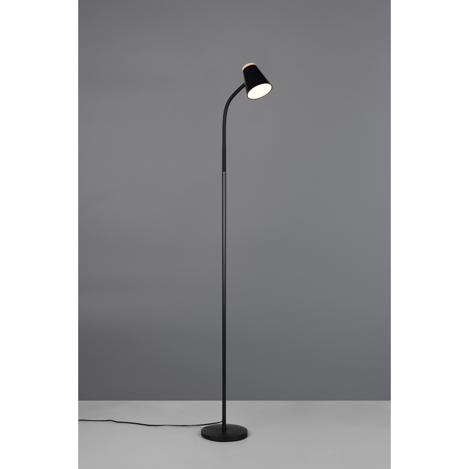 Schwarze LED-Stehlampe Pongo mit flexiblem Arm für optimale Beleuchtung.