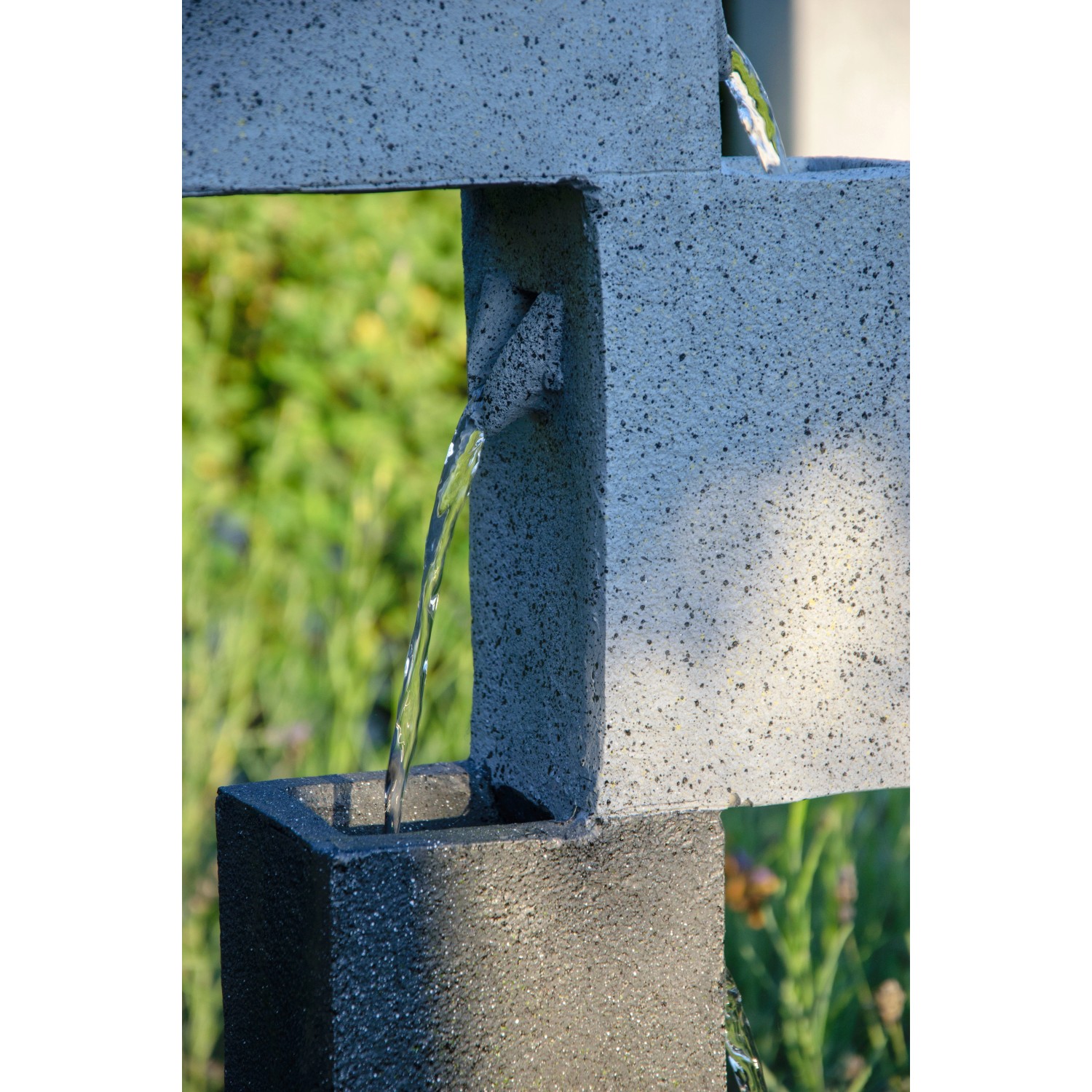 Dobar Design Gartenbrunnen XL Kaskade mit 3 Stufen und LED Beleuchtung in Steinoptik.