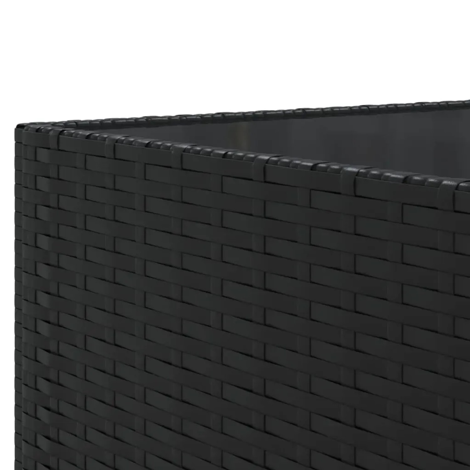 Detailansicht: Schwarzes Poly Rattan Gartenmöbel-Set, Teil eines Lounge Sets.