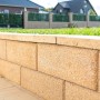 Diephaus Canta Mauer mit Abdeckplatte in Sandstein, 50x33x5 cm. Ideal für Mauersysteme und Einfassungen.