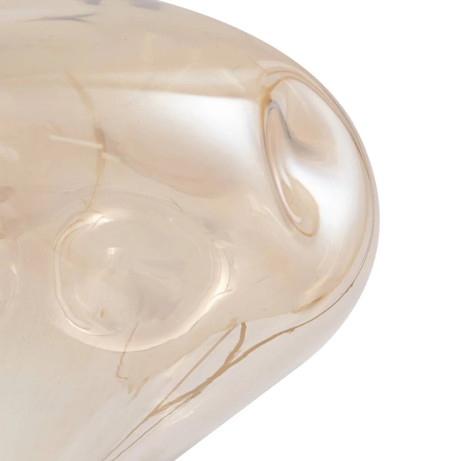Detailaufnahme der creme-farbenen Glas-Kugel der Lindby Stehlampe Lelia.