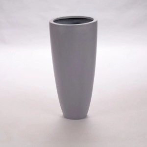 Eleganter, konischer Pflanzkübel aus Fiberglas, 80cm hoch, in Grau. Ideal für Innen- und Außenbereiche.