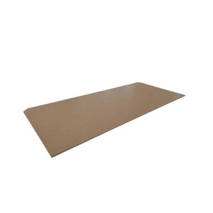 Detailaufnahme: MDF-Boden für Schulte Schwerlastregal, 90x40 cm, Teil des Regalsystems mit Boxen.
