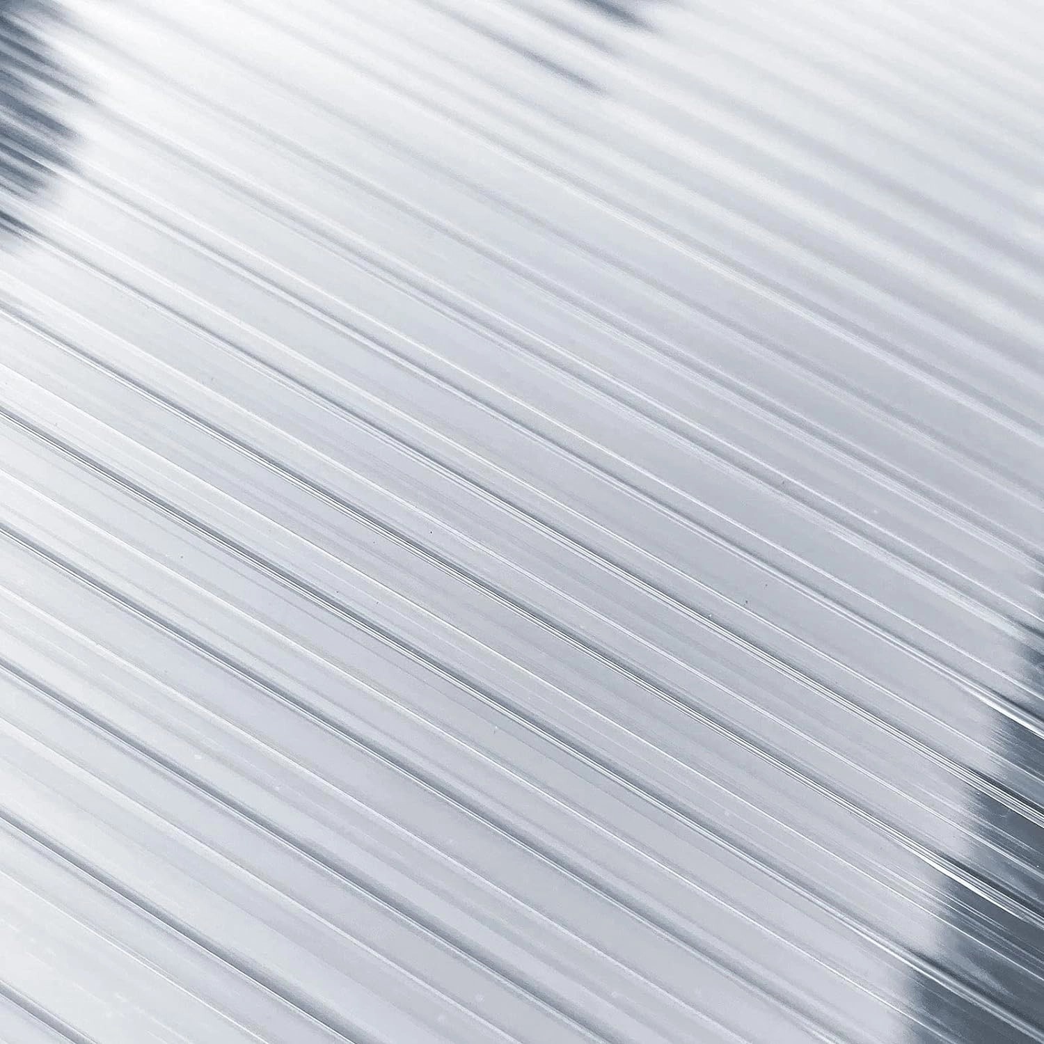 Transparente KARAT Doppelstegplatte aus Polycarbonat, 6 mm stark, ideal für Gewächshäuser.