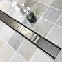 Verosan+ Duschrinne Lech 70 cm aus Edelstahl, eingebaut im Badezimmer.