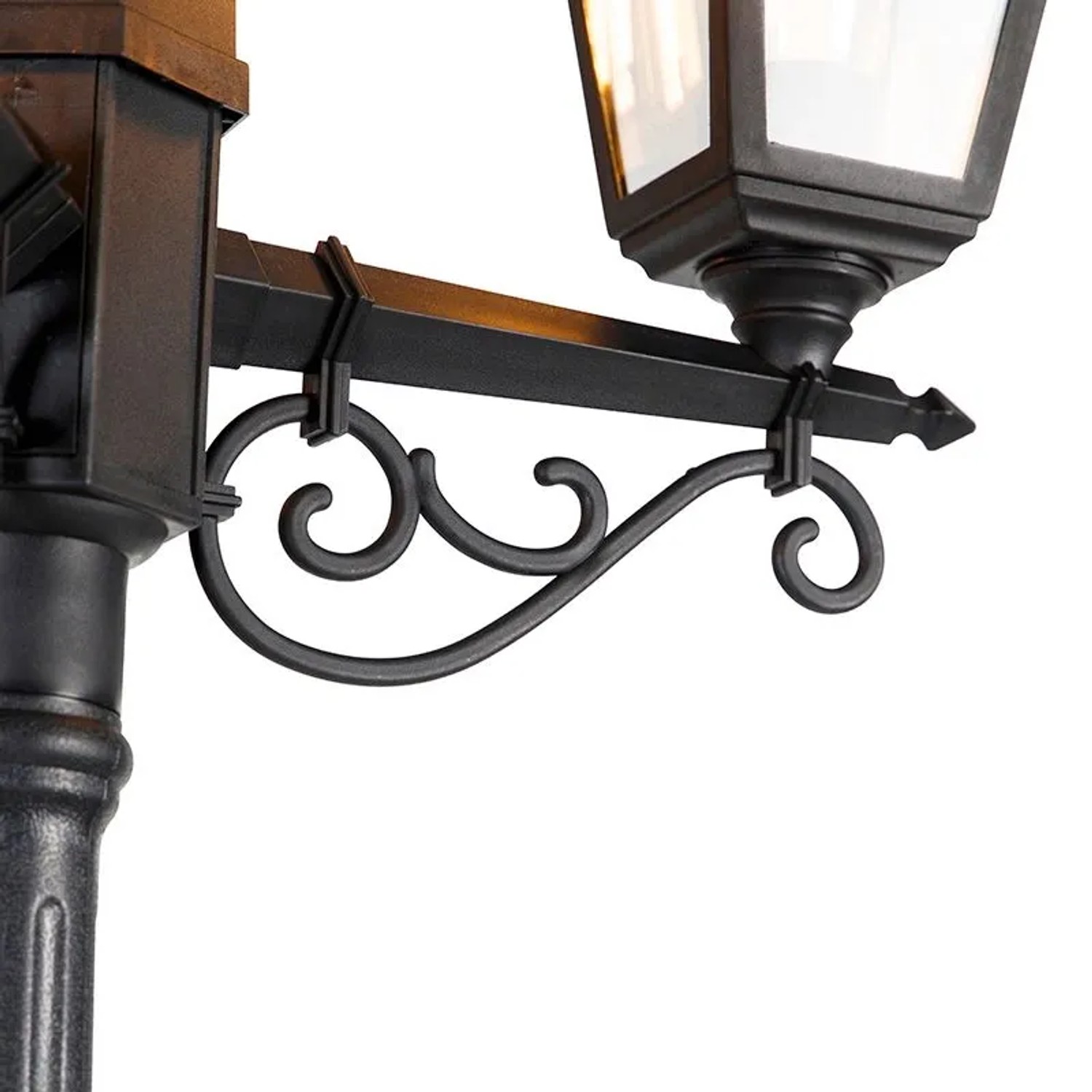 Detailaufnahme: Schwarze QAZQA Laterne Hauptstadt, 3-flammig, klassisches Design für den Außenbereich.