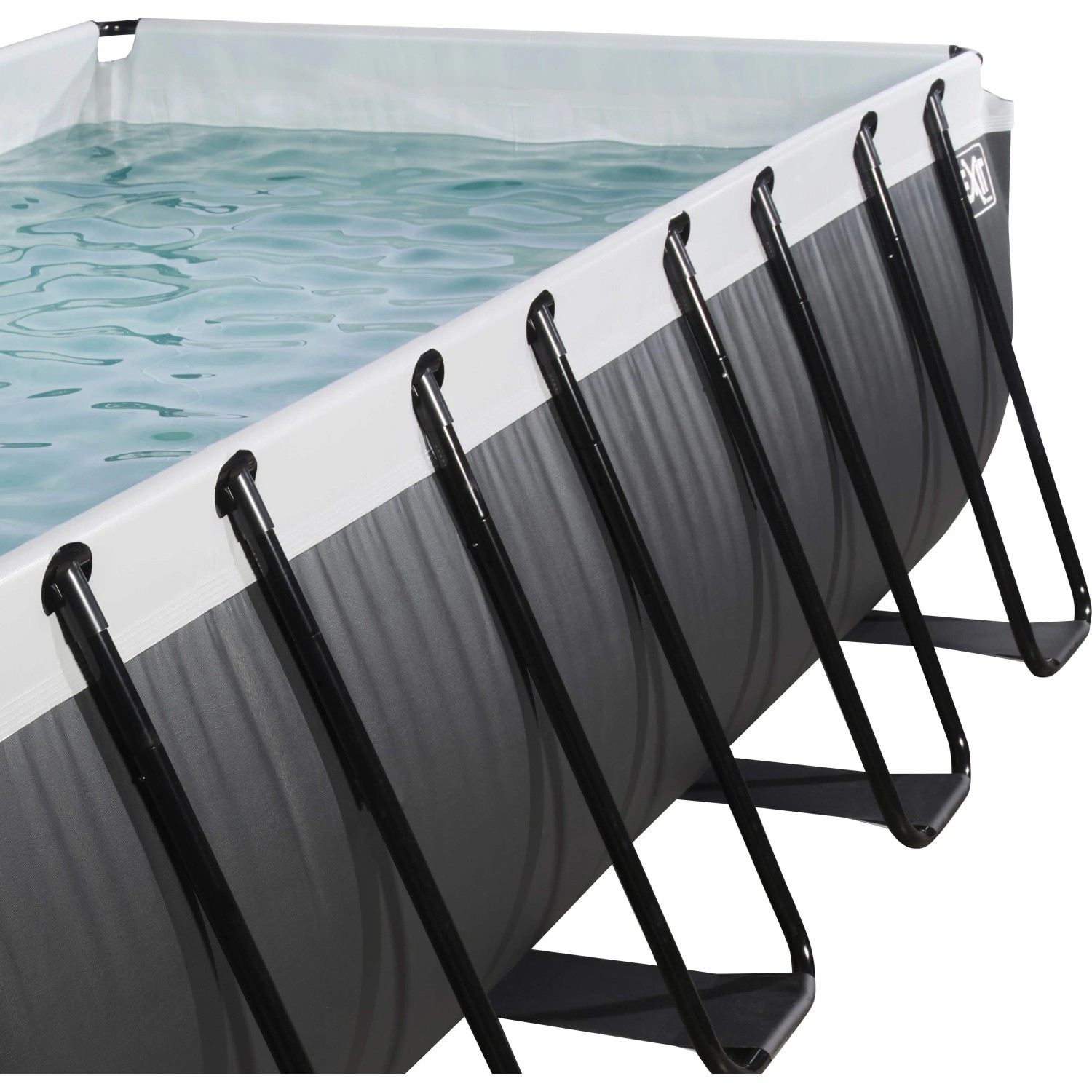 Detailansicht des Exit Black Leather Pool mit Stahlrahmen und Wasserfüllung.
