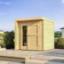 Unbehandeltes Weka Holz-Gartenhaus Designhaus 262 mit Flachdach und Doppeltür im Garten.