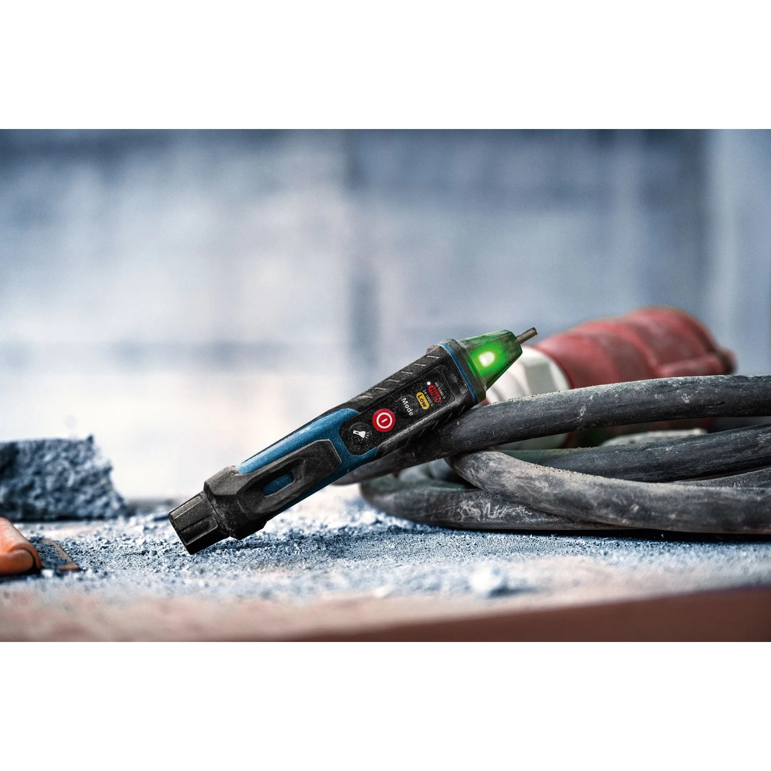 Bosch Professional GVD 1000-17 Spannungsprüfer, berührungslos, mit grüner LED.