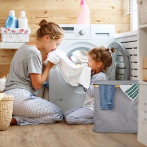 Relaxdays Wäschekorb Polyester Bambus Grau Mit Deckel 2 Kammern 50 cm x 54 cm x 33,5 cm 1,3 kg