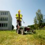metabo Akku-Rasenmäher RM 36-18 LTX BL 46 im Einsatz auf einer Rasenfläche.