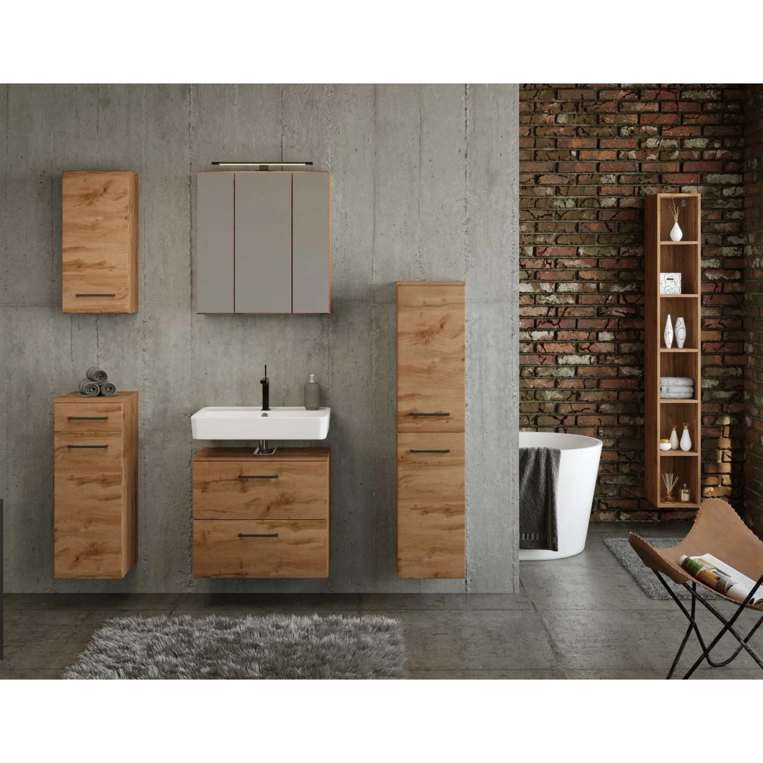 Badezimmer mit Held Möbel Seitenregal Florenz in Wotaneiche, 25 cm breit.