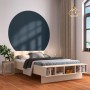 Schlafzimmer mit indigoblauer Wandfarbe von CREATE! by OBI, matte Oberfläche, gemütliche Atmosphäre.
