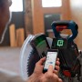 Bosch Professional Akku-Kapp- und Gehrungssäge GCM 18V-305 GDC mit Smartphone-App.